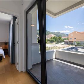 5 bedroom villa with pool near Split, sleeps 9